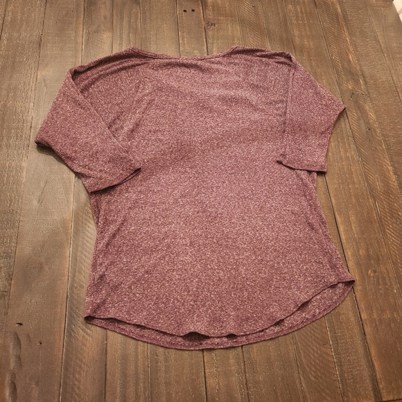 Gap Bundle Sweatshirt and quarter sleeve shirt. Size M - Picture 5 of 6